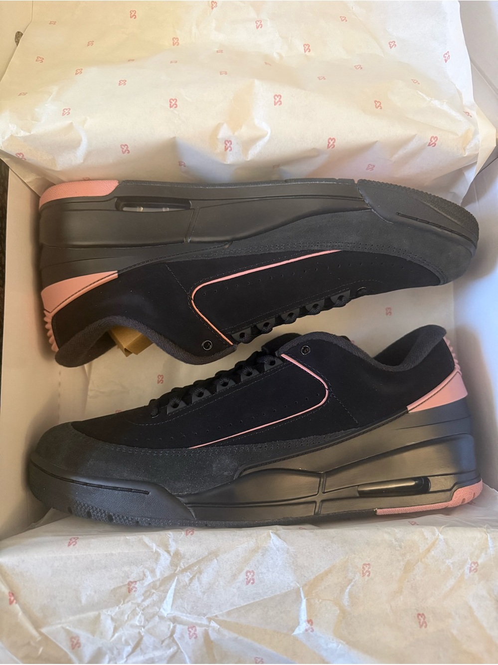 Jordan• 2/3 in Black/Rust Pink